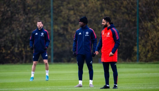 Ảnh bài viết Amorim đã xếp xong đội hình MU đấu Ipswich trong buổi tập đầu tiên