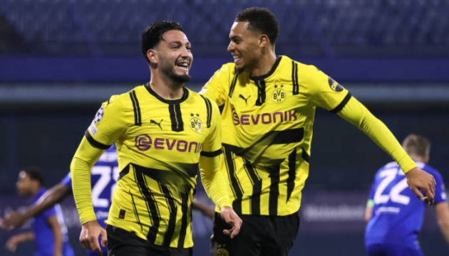 Dortmund vùi dập Dinamo Zagreb 3-0