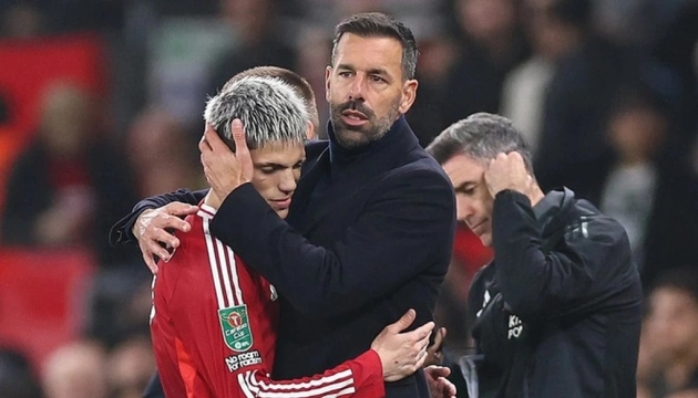 Van Nistelrooy mang giá trị Sir Alex Ferguson trở lại Old Trafford