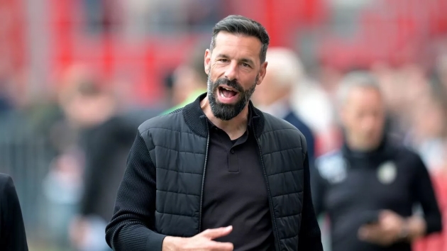 Ảnh bài viết Cầu thủ Man Utd mong muốn Ruud van Nistelrooy ở lại dưới thời Ruben Amorim