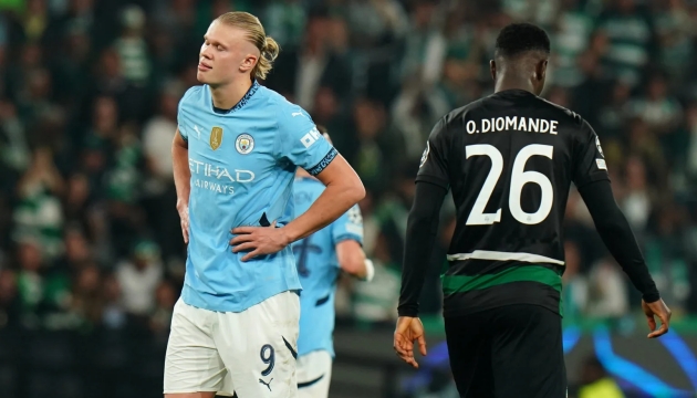 Haaland bị Gyokeres 'bóp nghẹt' trong thất bại đậm đà 1-4 của Man City