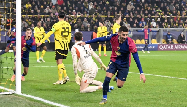 5 điểm nhấn Dortmund 2-3 Barcelona: Kịch bản điên rồ; Torres rực sáng