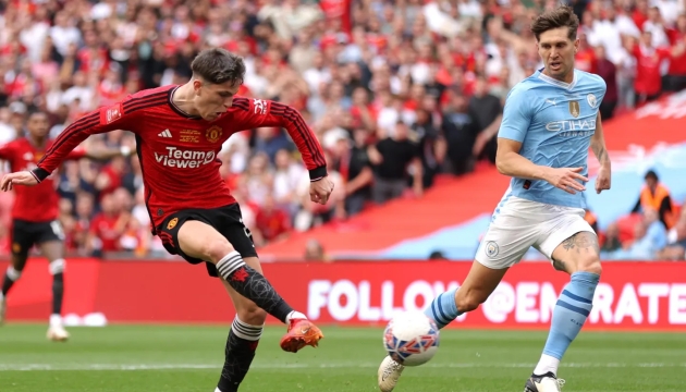 MU bị tấn công trước trận Man City