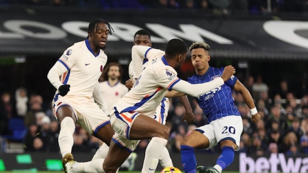 VAR gây tranh cãi, Chelsea gục ngã trước Ipswich tại Portman Road
