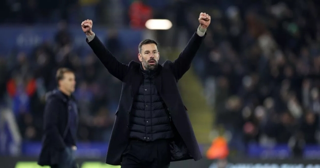 Leicester thắng đậm trận đầu tiên dưới thời Van Nistelrooy