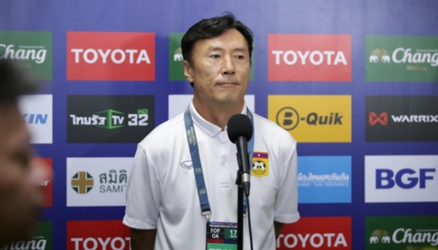 HLV ĐT Lào: "May mắn khi không phải đối đầu Xuân Son"
