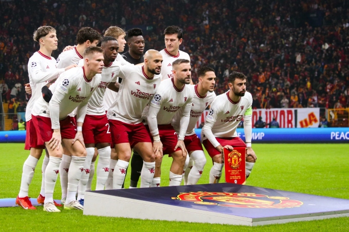 Nỗ lực cuối cùng và sự tiếc nuối cho cái tên phải rời Man United