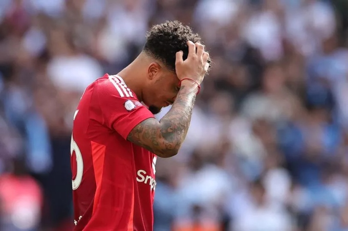 Thắng Fulham, Man United chốt lộ trình chia tay Jadon Sancho