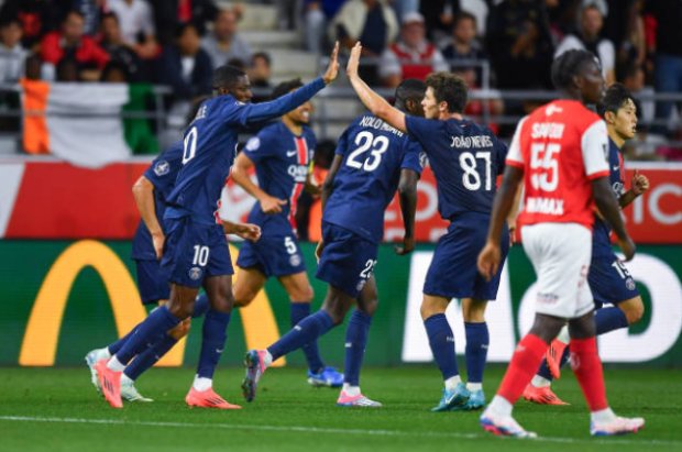 Dembele cứu nguy, PSG giữ nguyên chuỗi bất bại sân khách