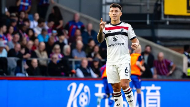 Ảnh bài viết "Lý do duy nhất khiến Lisandro không nhận thẻ đỏ trực tiếp"