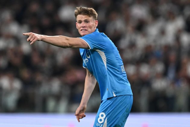 Conte mở khóa McTominay theo cách Ten Hag không làm được