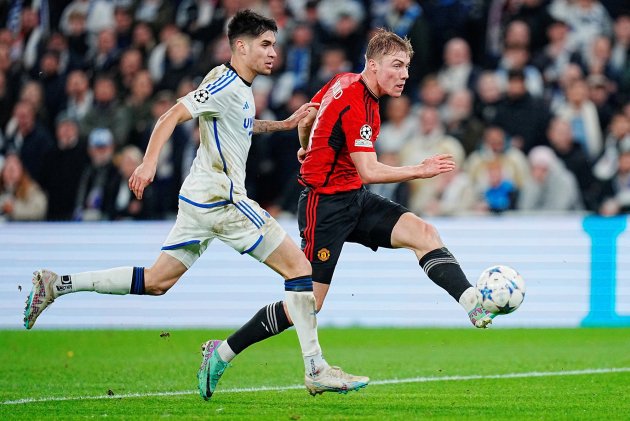 Ảnh bài viết Hojlund nói 1 điều về Van Nistelrooy với bạn bè