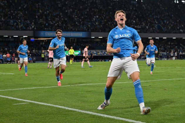 Conte giải thích cách sử dụng McTominay khiến M.U "sáng mắt"