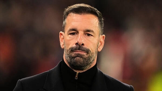 Thua 7 trận liên tiếp, Van Nistelrooy vẫn không lo bị Leicester sa thải