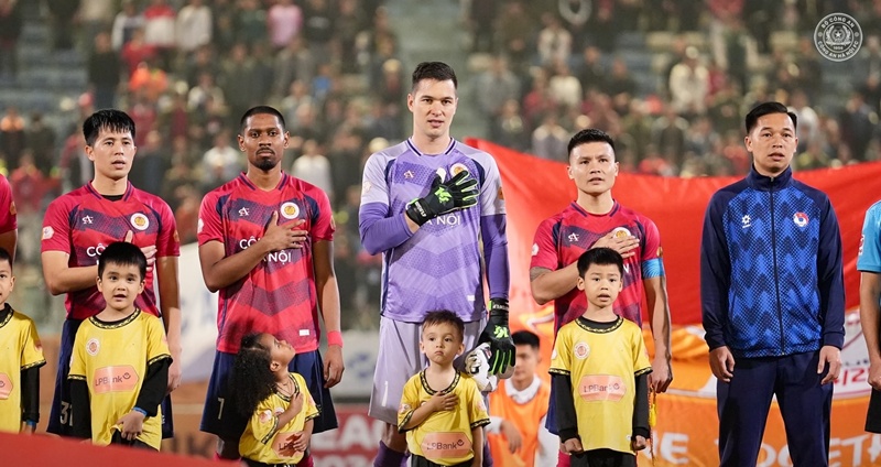Điểm tin bóng đá Việt Nam 16/12: Nguyễn Filip lên tiếng sau sai lầm; Trọng tài khiến V-League đi xuống? 