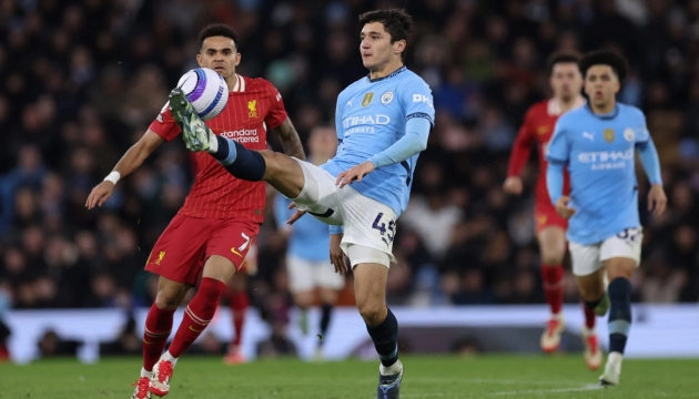 Chuyền thành công 99%, sao Man City được khen ngợi trước Liverpool
