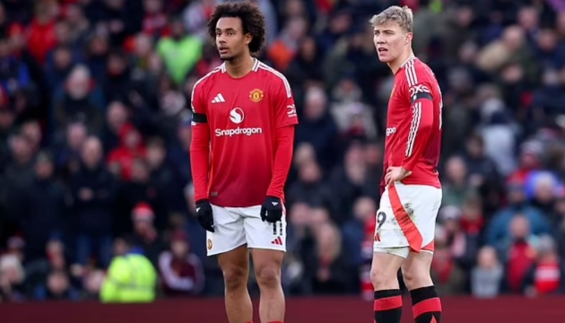 Gary Neville: “Amorim không thích Zirkzee và Hojlund”