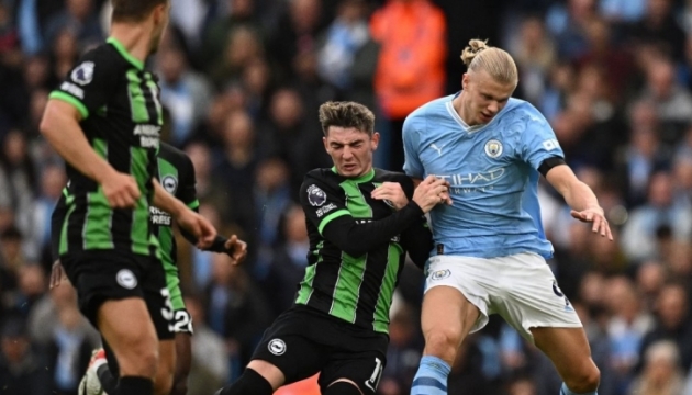 Man City vs Brighton: 12 cầu thủ có thể vắng mặt, Guardiola đau đầu