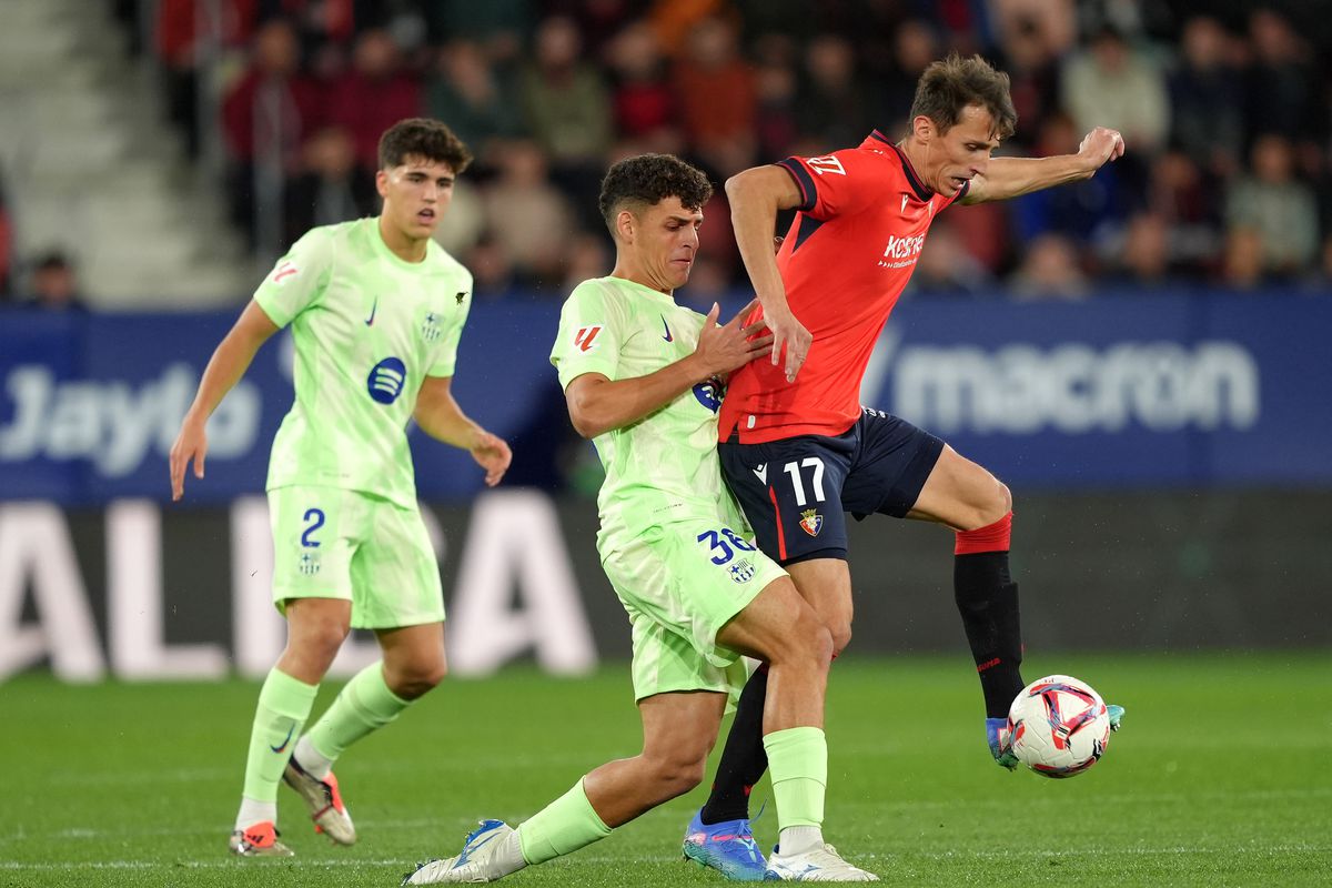 Vì sao Barcelona và Osasuna nhất quyết không đá bù vào ngày 27/3? 