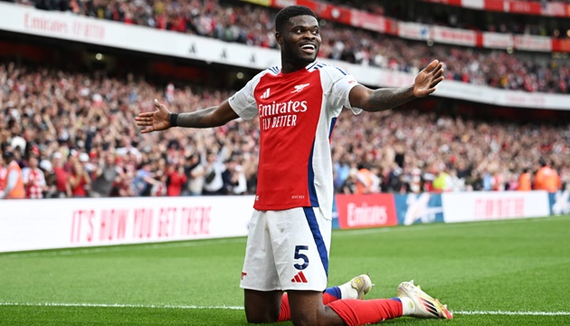 Sao Arsenal được ví với Zinedine Zidane