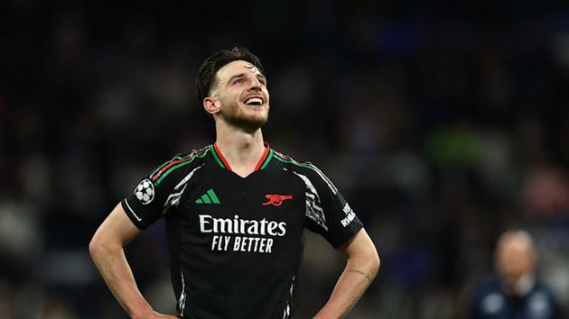 Declan Rice bị CĐV Real tấn công: Chuyên gia yêu cầu dừng trận đấu, gọi cảnh sát