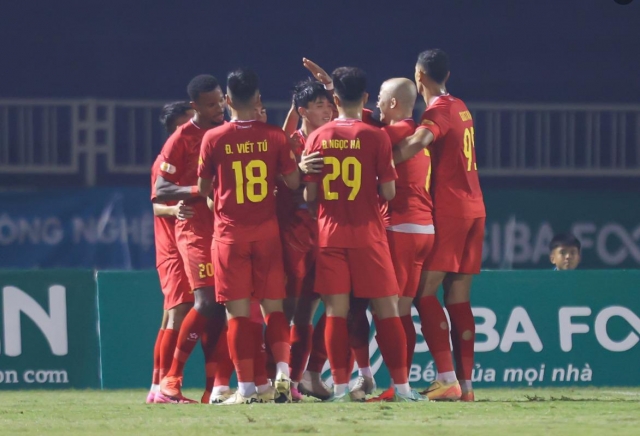 Thanh Hóa và HAGL thức tỉnh ‘đại gia’ V-League