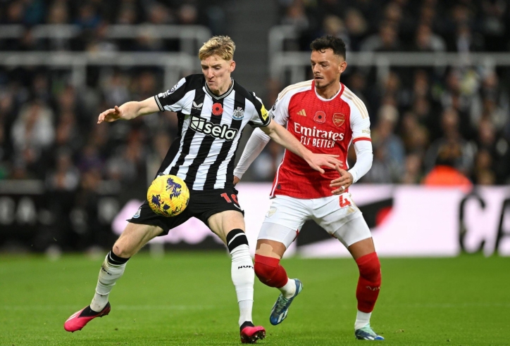 Newcastle vs Arsenal (19h30, 02/11): 3 bàn; Phả hơi nóng vào Man City, Liverpool