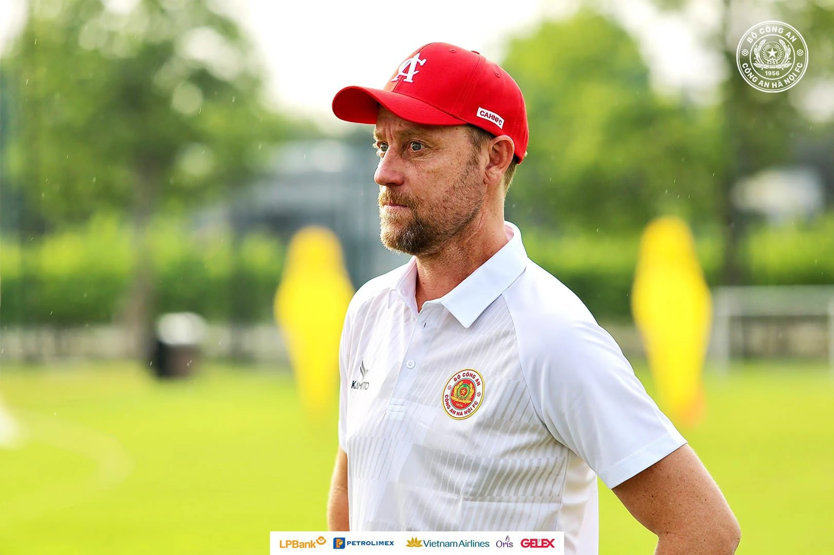 Ảnh bài viết HLV Polking tuyên bố "mát lòng" CLB CAHN