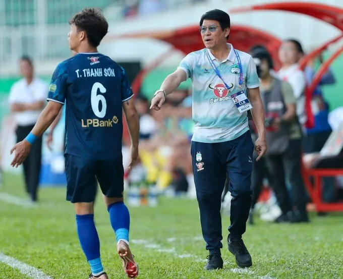 Ảnh bài viết CHÍNH THỨC: HLV HAGL nhận án phạt vì phát ngôn bừa bãi