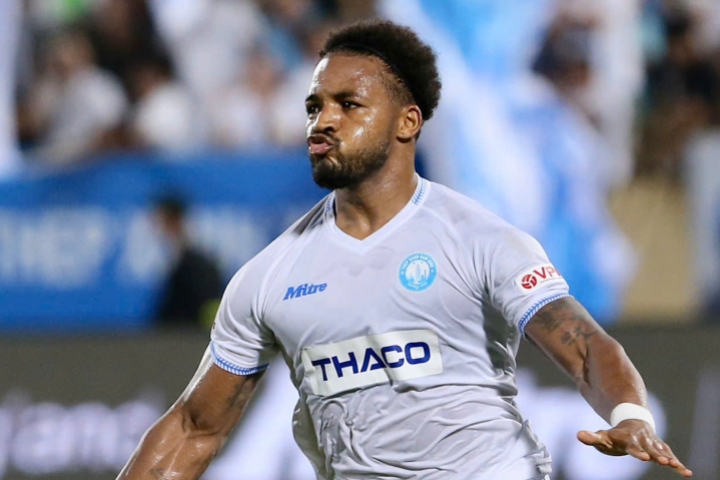 Ảnh bài viết NÓNG: Siêu tiền đạo của Nam Định không được đá vòng 1 V-League 2024/25