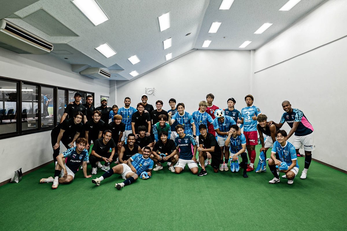 Yokohama FC: "Công Phượng tốt bụng, pha cà phê rất ngon"