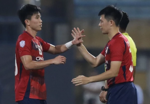 Ảnh bài viết CAHN thắng đậm, HLV Polking gây bất ngờ với Đình Trọng