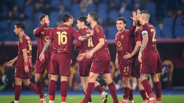 'Nghiền nát' Monza, Roma nối dài chuỗi bất bại khó tin