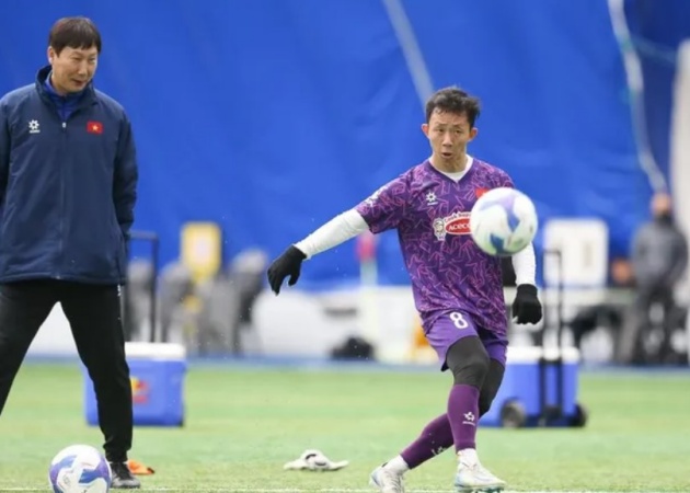 Ảnh bài viết HLV Kim Sang-sik thử thách dàn sao tuyển Việt Nam