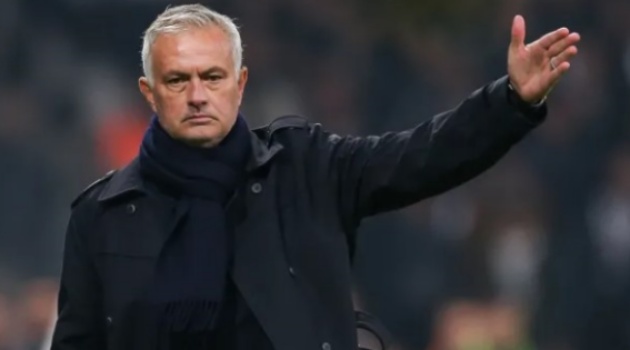 Mourinho xát muối vào CĐV Millwall