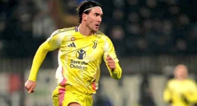 Arsenal nhận báo giá 'hời' cho Vlahovic