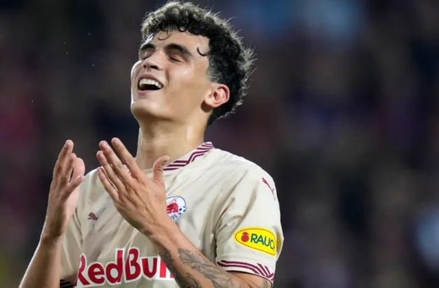'Lính đánh thuê' Liverpool có hành động bất ngờ khi tương lai bị đe dọa