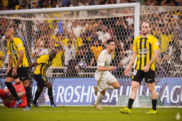Ronaldo ghi bàn, Al-Nassr thua sít sao trước Al-Ittihad