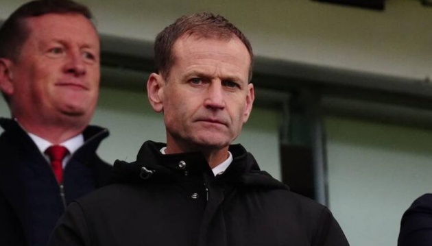 Dan Ashworth né tránh truyền thông sau trận thua của Man United