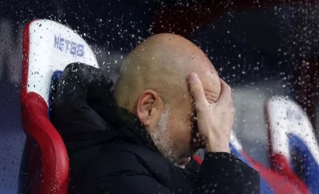 Hàng thủ Man City tan hoang trước đại chiến Man United