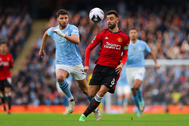 Man United có 'chìa khóa' làm tổn thương Man City