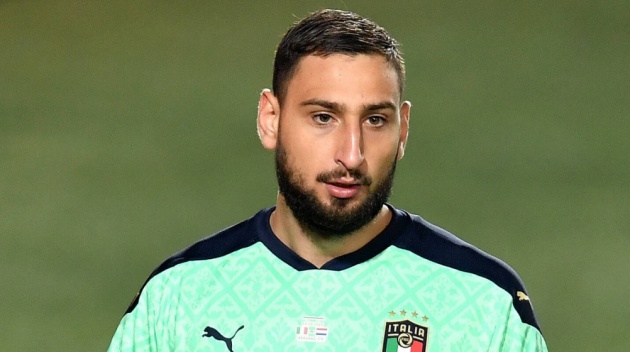 Donnarumma động viên tinh thần toàn đội