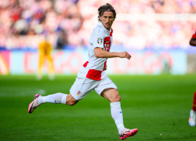 Rõ lý do Modric và Kovacic được thay ra sớm
