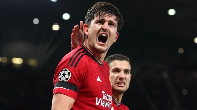 Man United 'giới thiệu' Maguire cho AC Milan