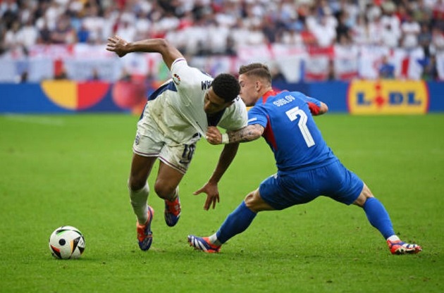 Gary Neville gửi cảnh báo đanh thép đến tuyển Anh