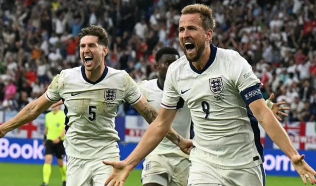 Gary Lineker chê bai Tam Sư