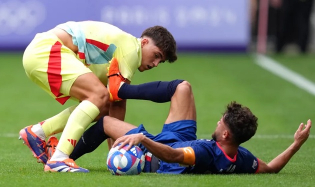 Chơi xấu với hậu vệ Barca, đội trưởng Dominica phá vỡ im lặng