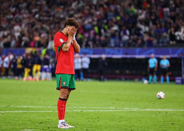 Tin chuyển nhượng Man City sáng 29/7: Từ bỏ Joao Felix; Yan Couto ở rất gần Dortmund