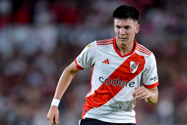Mức giá đắt đỏ, Real Madrid chững lại ở thương vụ thần đồng Argentina