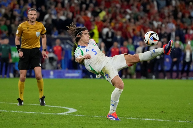 Calafiori trong màu áo Italia.